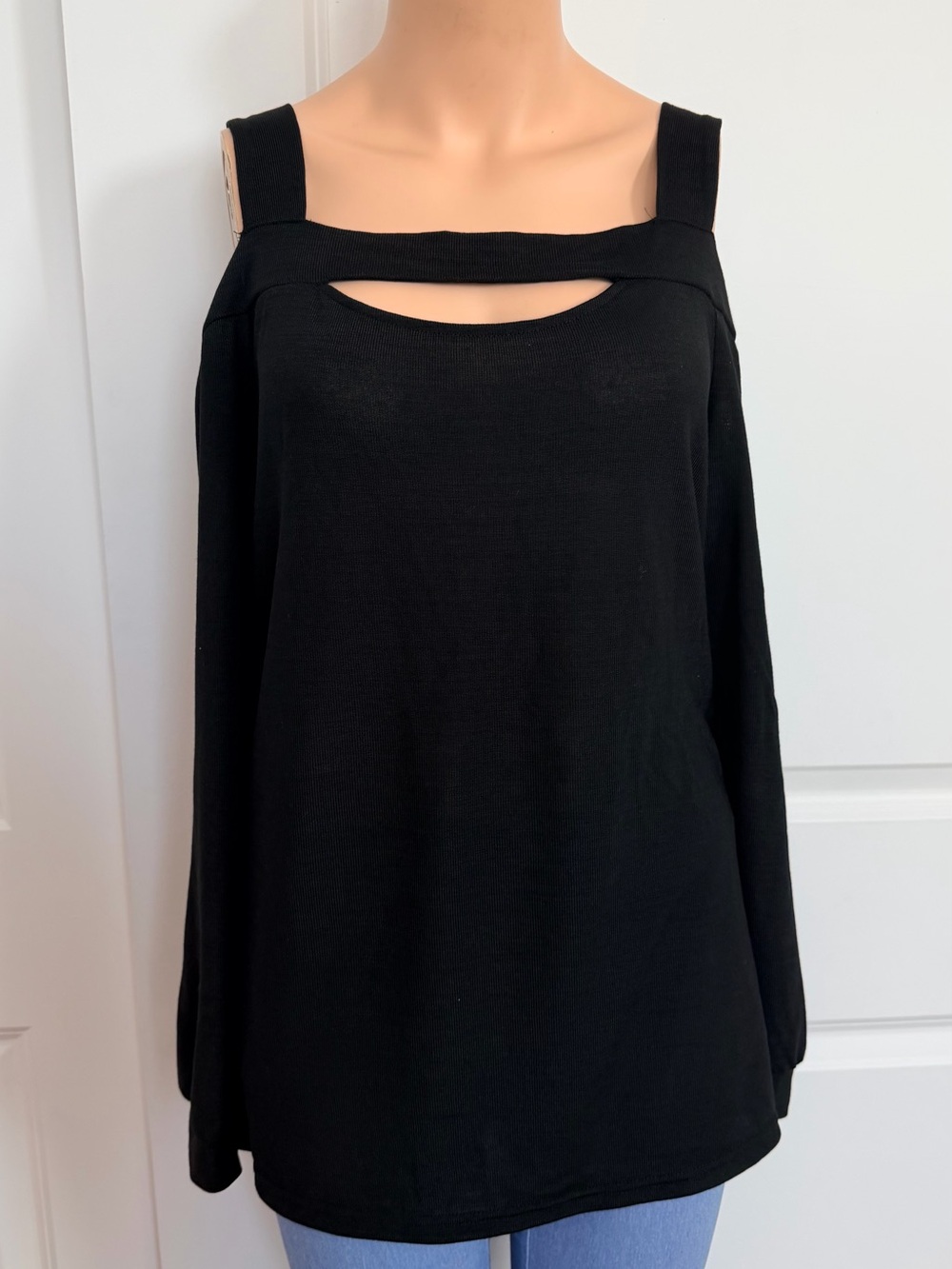 Black Cold-Shoulder Cutout Long-Sleeve Top